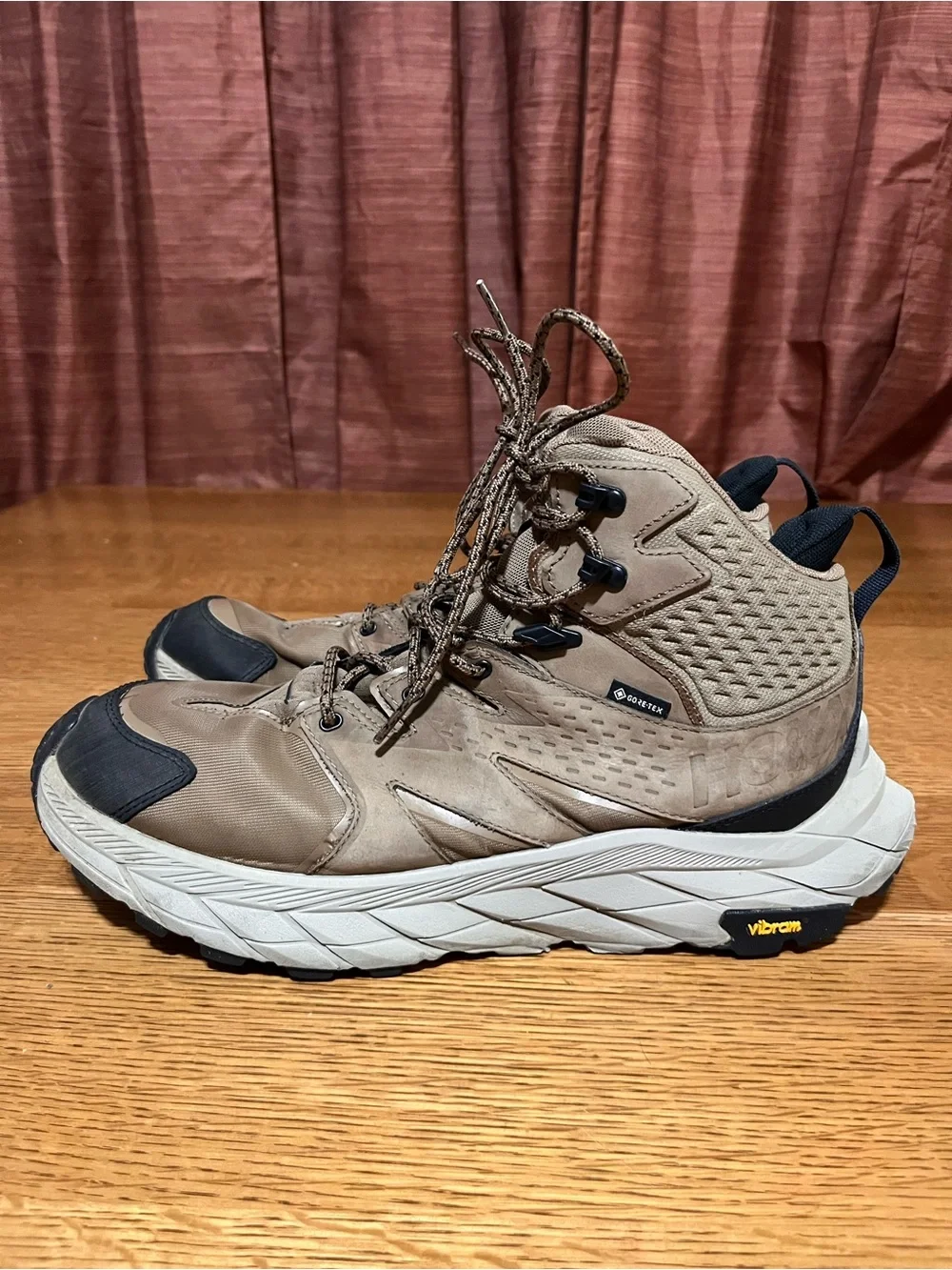Hoka Anacapa Mid GTX 1122018 Mens 10.5 Brown Waterproof Hiking Boots Vibram